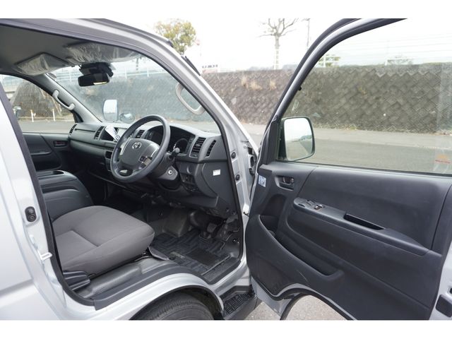 TOYOTA HIACE WAGON 2017 Image 31