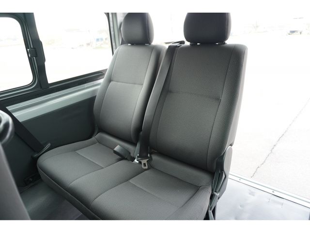 TOYOTA HIACE WAGON 2017 Image 31