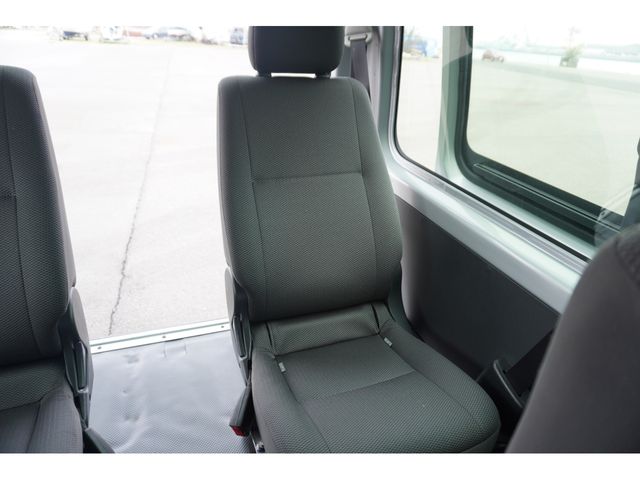 TOYOTA HIACE WAGON 2017 Image 31