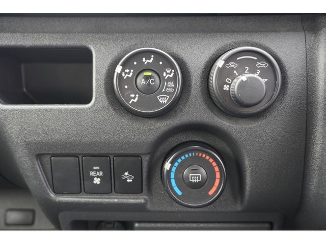 TOYOTA HIACE WAGON 2017 Image 31