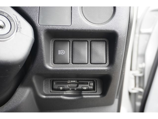 TOYOTA HIACE WAGON 2017 Image 31