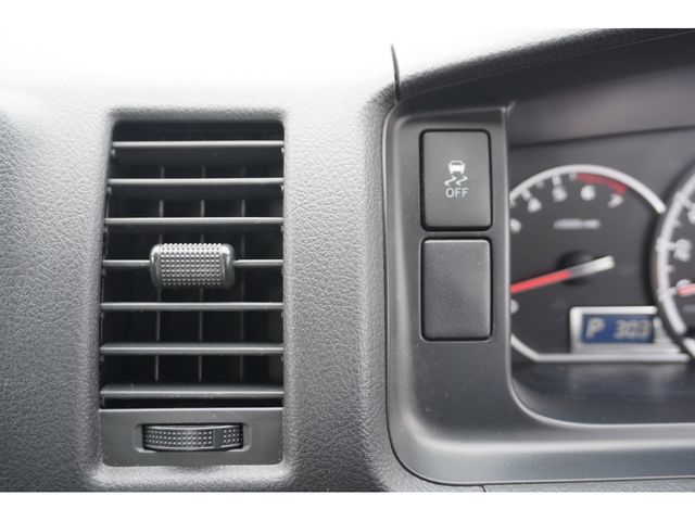 TOYOTA HIACE WAGON 2017 Image 31