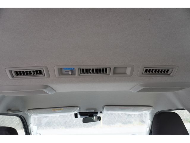 TOYOTA HIACE WAGON 2017 Image 31