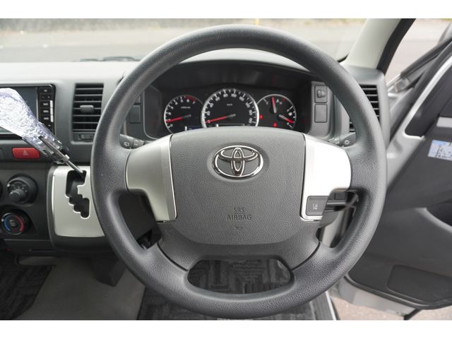 TOYOTA HIACE WAGON 2017 Image 31