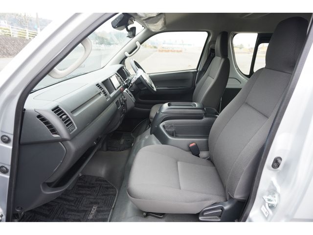 TOYOTA HIACE WAGON 2017 Image 31