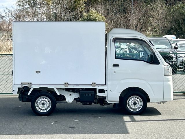 DAIHATSU HIJET TRUCK 2015 Image 31