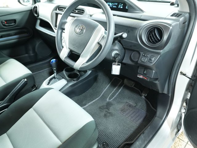 TOYOTA AQUA 2014 Image 31