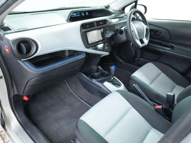 TOYOTA AQUA 2014 Image 31