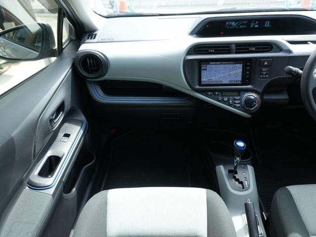 TOYOTA AQUA 2014 Image 31