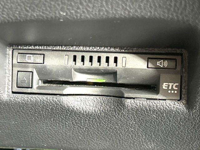 TOYOTA PRIUS 2018 Image 31