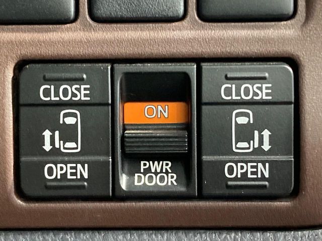 TOYOTA ESQUIRE HYBRID 2015 Image 31