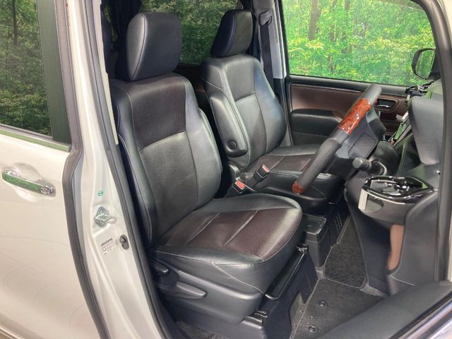 TOYOTA ESQUIRE HYBRID 2015 Image 31