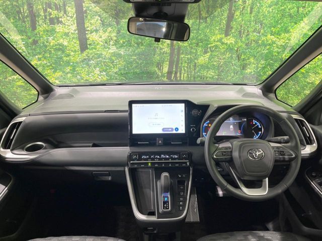 TOYOTA VOXY HYBRID 2024 Image 31