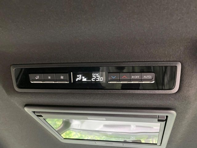 TOYOTA VOXY HYBRID 2024 Image 31