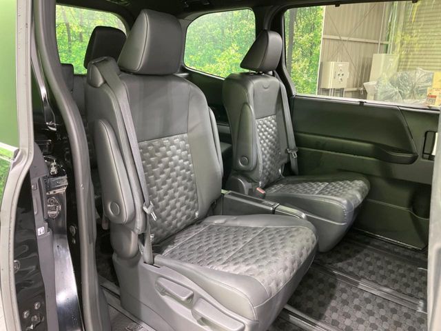 TOYOTA VOXY HYBRID 2024 Image 31