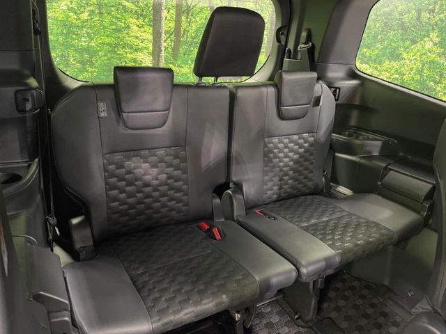 TOYOTA VOXY HYBRID 2024 Image 31