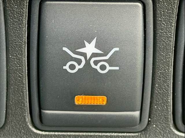 NISSAN JUKE 2017 Image 31