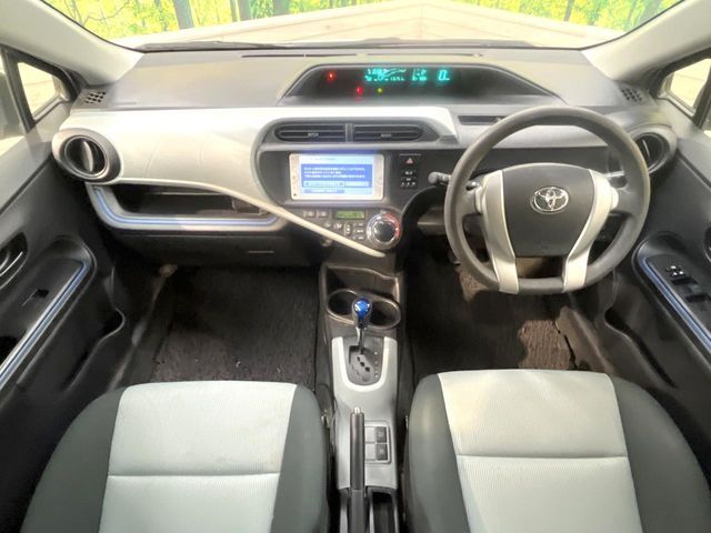 TOYOTA AQUA 2013 Image 31