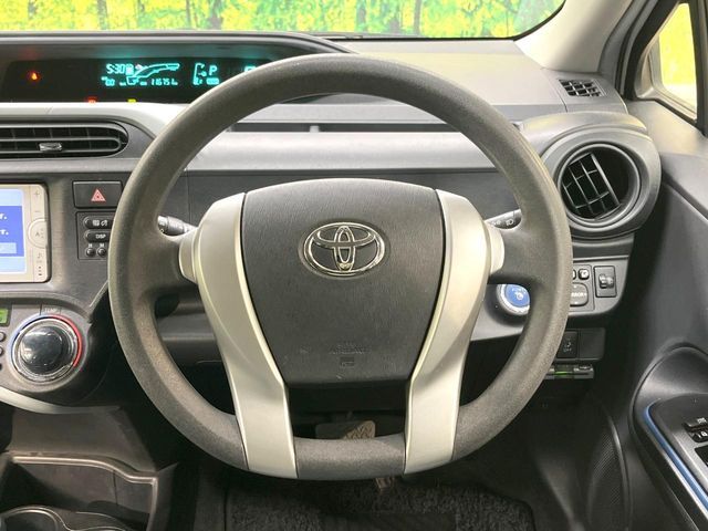 TOYOTA AQUA 2013 Image 31