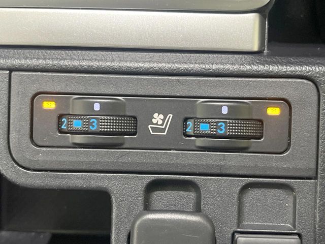 TOYOTA LANDCRUISER PRADO 2023 Image 31