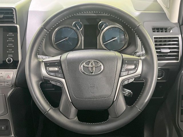 TOYOTA LANDCRUISER PRADO 2023 Image 31