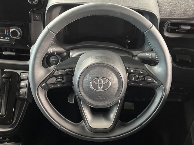 TOYOTA SIENTA HYBRID 2025 Image 31