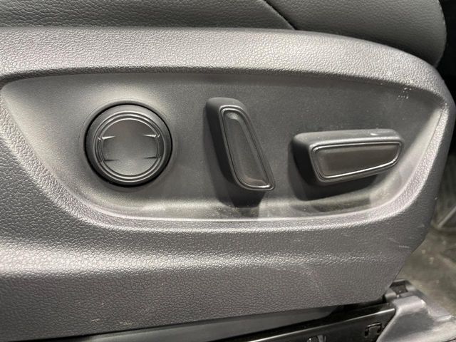 TOYOTA COROLLA CROSS HYBRID 2024 Image 31