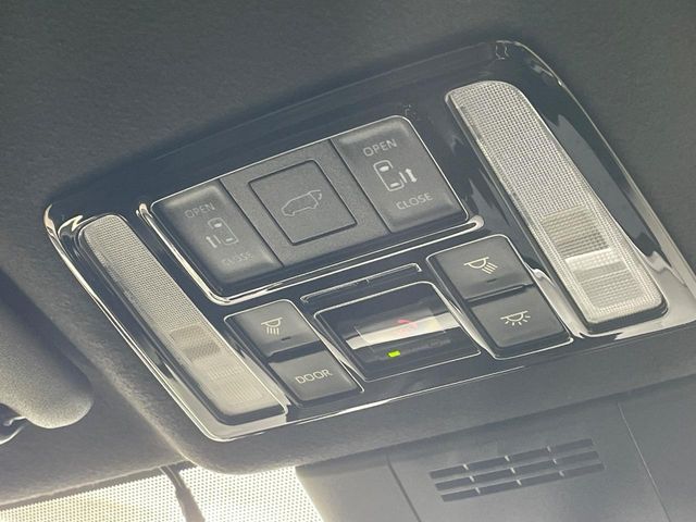 TOYOTA VOXY HYBRID 2024 Image 31