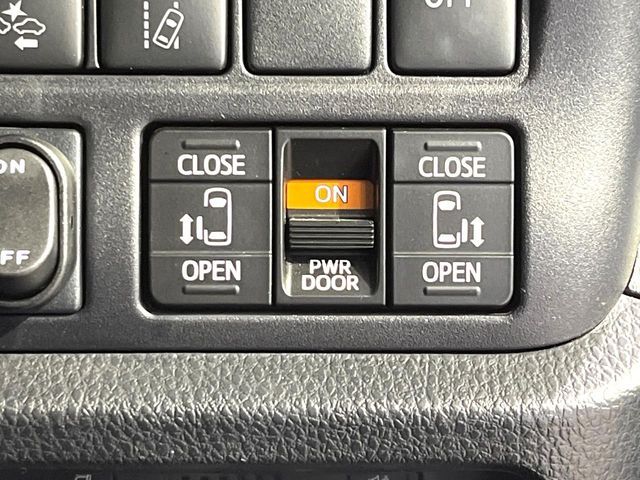 TOYOTA VOXY HYBRID 2019 Image 31