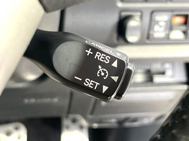 TOYOTA VOXY HYBRID 2019 Image 31