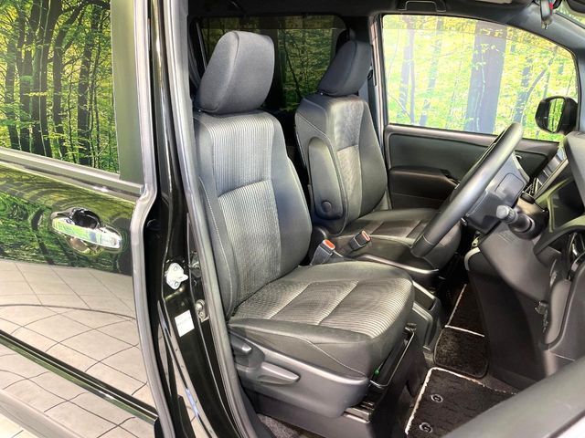 TOYOTA VOXY HYBRID 2019 Image 31