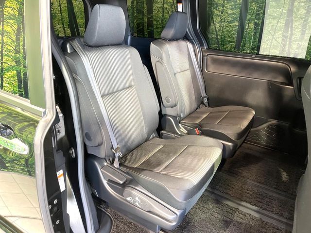 TOYOTA VOXY HYBRID 2019 Image 31