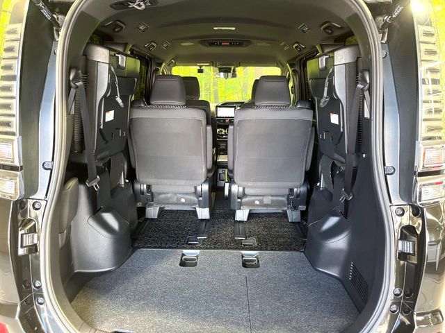 TOYOTA VOXY HYBRID 2019 Image 31