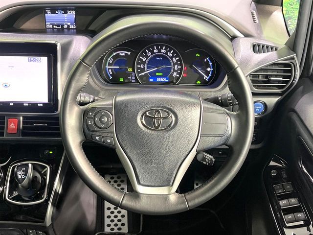 TOYOTA VOXY HYBRID 2019 Image 31