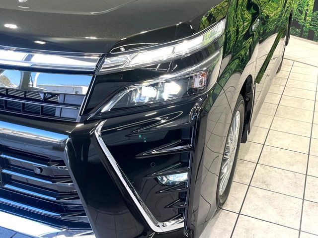 TOYOTA VOXY HYBRID 2019 Image 31