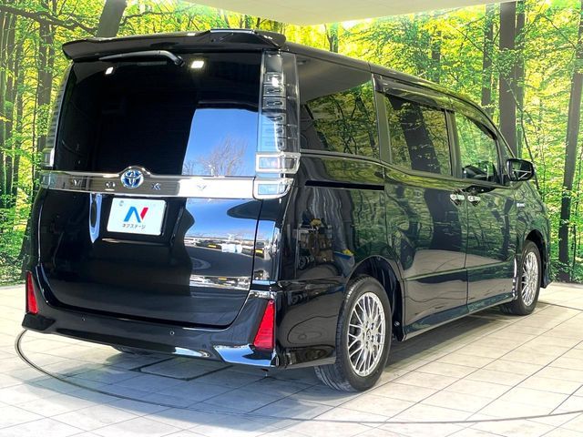 TOYOTA VOXY HYBRID 2019 Image 31