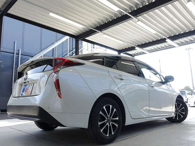 TOYOTA PRIUS 2018 Image 31