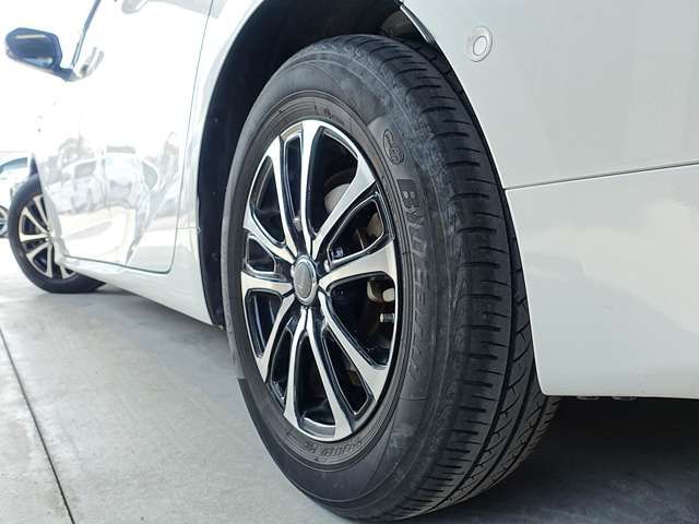 TOYOTA PRIUS 2018 Image 31