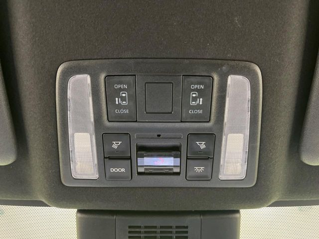 TOYOTA VOXY 2023 Image 31