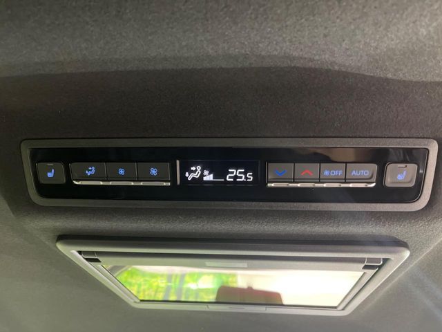 TOYOTA VOXY HYBRID 2026 Image 31