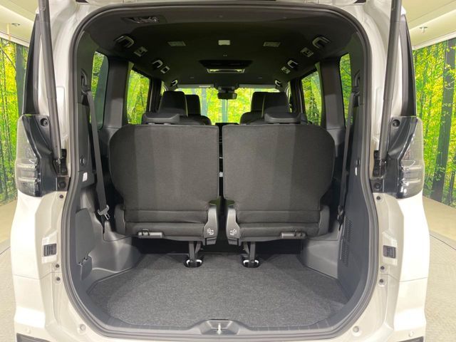 TOYOTA VOXY HYBRID 2026 Image 31