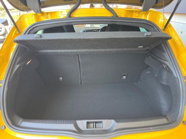 RENAULT MEGANE HATCH 2023 Image 31