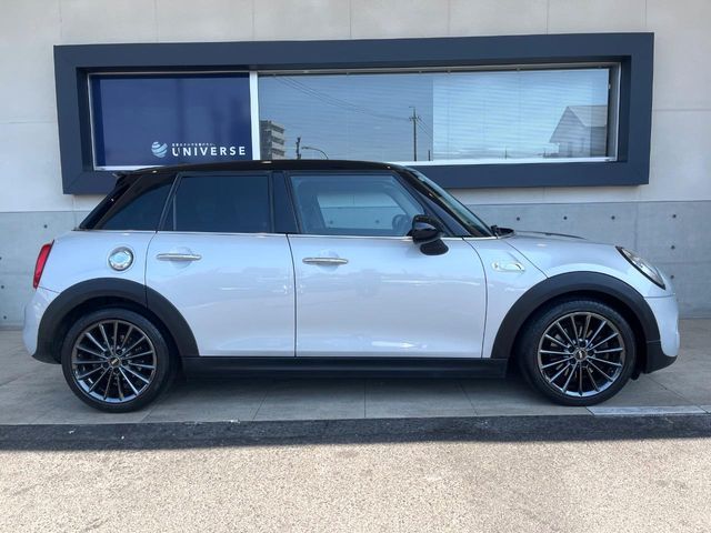 BMW MINI COOPER S 5D 2015 Image 31