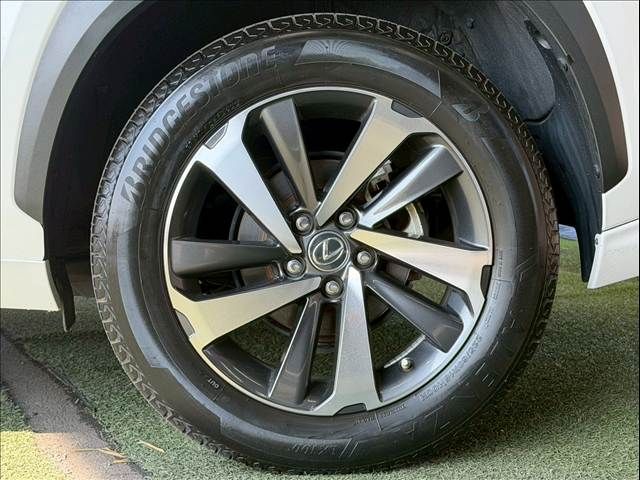 TOYOTA LEXUS NX300H 2018 Image 31