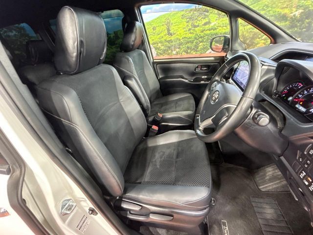 TOYOTA VOXY 2021 Image 31