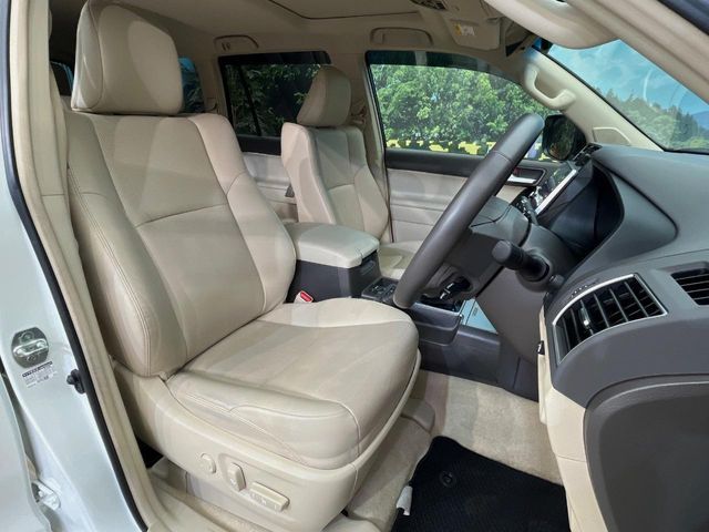TOYOTA LANDCRUISER PRADO 2023 Image 31
