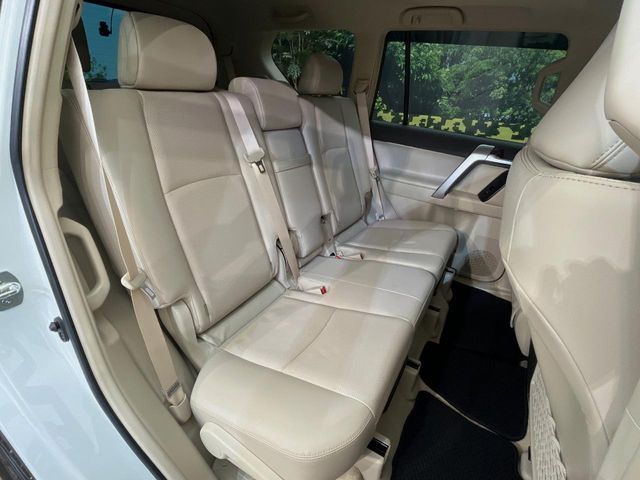 TOYOTA LANDCRUISER PRADO 2023 Image 31
