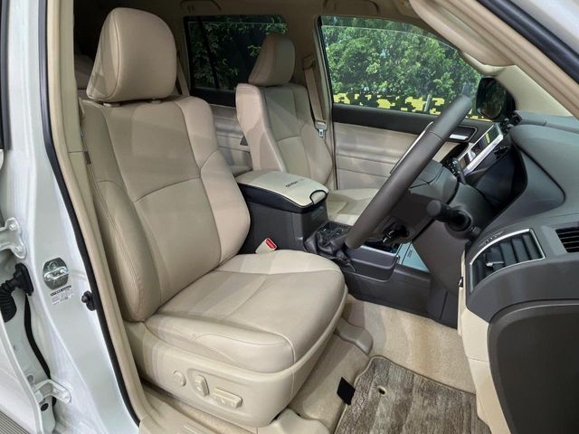 TOYOTA LANDCRUISER PRADO 2023 Image 31