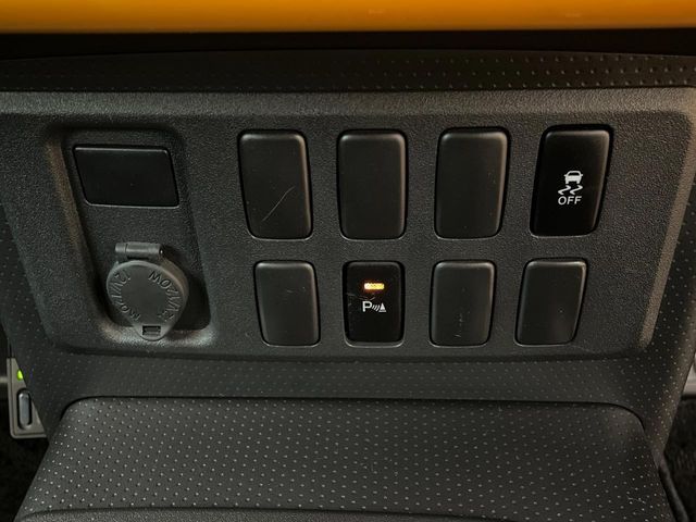 TOYOTA FJ CRUISER 4WD 2011 Image 31