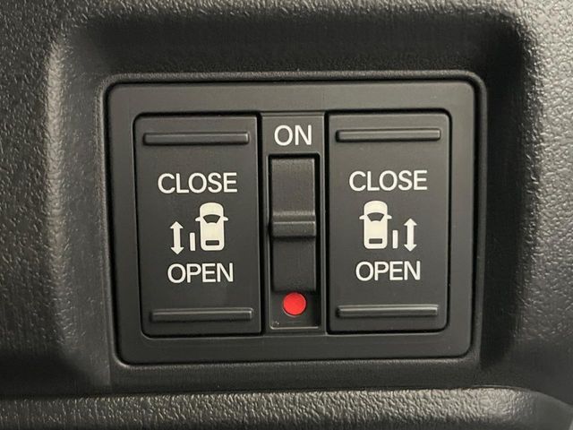 HONDA N BOX CUSTOM 2024 Image 31